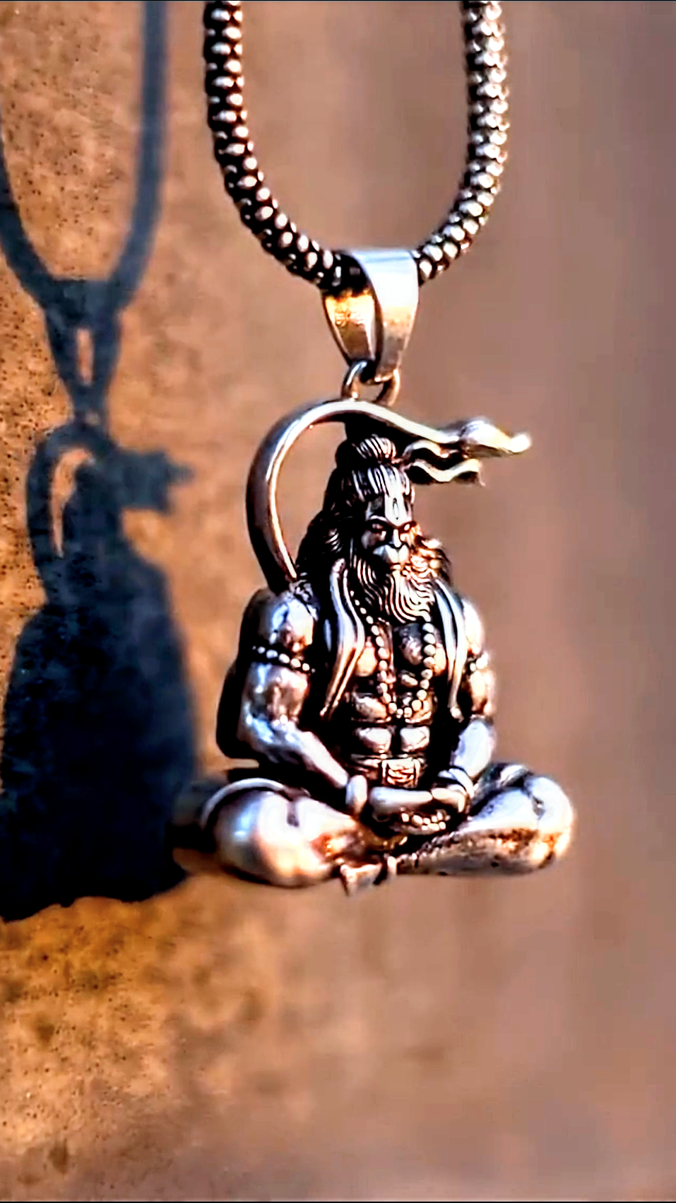 ๐๐ฎ๐ป๐๐บ๐ฎ๐ป ๐ฃ๐ฟ๐ฒ๐บ๐ถ๐๐บ ๐ฆ๐ถ๐น๐๐ฒ๐ฟ ๐๐ผ๐ฐ๐ธ๐ฒ๐ ๐ช๐ถ๐๐ต ๐๐ต๐ฎ๐ถ๐ป