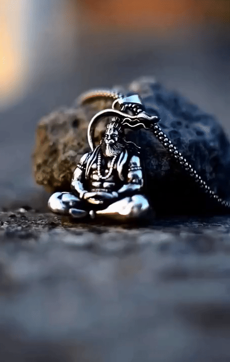 𝗛𝗮𝗻𝘂𝗺𝗮𝗻 𝗣𝗿𝗲𝗺𝗶𝘂𝗺 𝗦𝗶𝗹𝘃𝗲𝗿 𝗟𝗼𝗰𝗸𝗲𝘁 𝗪𝗶𝘁𝗵 𝗖𝗵𝗮𝗶𝗻