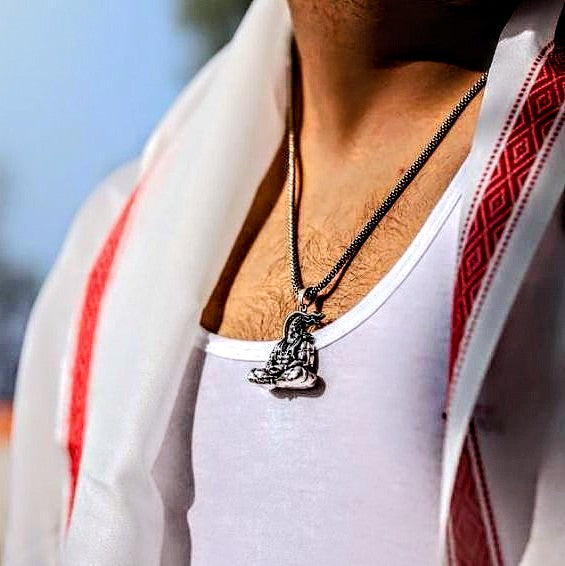 𝗛𝗮𝗻𝘂𝗺𝗮𝗻 𝗣𝗿𝗲𝗺𝗶𝘂𝗺 𝗦𝗶𝗹𝘃𝗲𝗿 𝗟𝗼𝗰𝗸𝗲𝘁 𝗪𝗶𝘁𝗵 𝗖𝗵𝗮𝗶𝗻