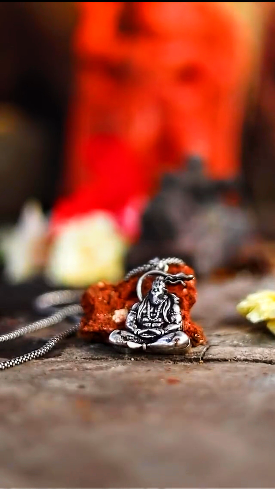 𝗛𝗮𝗻𝘂𝗺𝗮𝗻 𝗣𝗿𝗲𝗺𝗶𝘂𝗺 𝗦𝗶𝗹𝘃𝗲𝗿 𝗟𝗼𝗰𝗸𝗲𝘁 𝗪𝗶𝘁𝗵 𝗖𝗵𝗮𝗶𝗻