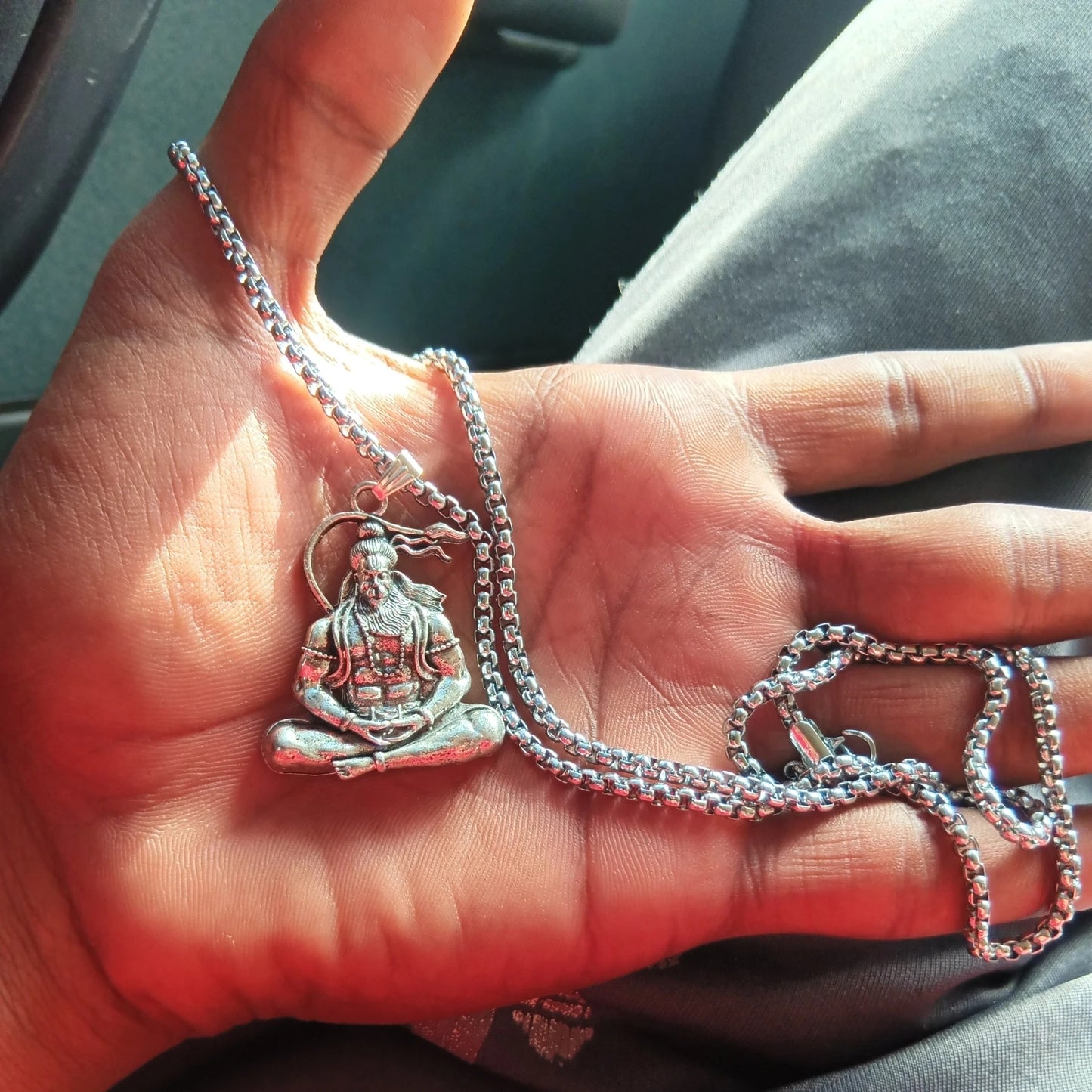 𝗛𝗮𝗻𝘂𝗺𝗮𝗻 𝗣𝗿𝗲𝗺𝗶𝘂𝗺 𝗦𝗶𝗹𝘃𝗲𝗿 𝗟𝗼𝗰𝗸𝗲𝘁 𝗪𝗶𝘁𝗵 𝗖𝗵𝗮𝗶𝗻